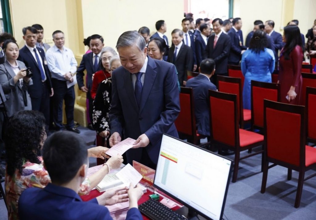 Tổng Bí thư Tô Lâm và các đồng chí lãnh đạo Đảng Nhà nước thực hiện quyền cử tri缩略图 Tổng Bí thư Tô Lâm và các đồng chí lãnh đạo Đảng Nhà nước thực hiện quyền cử tri