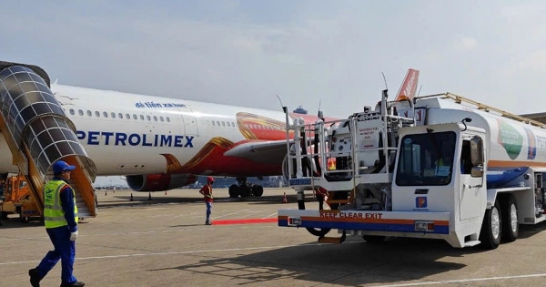 Giá xăng JetA1 tăng vọt, các hãng hàng không Việt Nam 'rục rịch' phụ thu phí nhiên liệu, tạm dừng đường bay缩略图 Giá xăng JetA1 tăng vọt, các hãng hàng không Việt Nam 'rục rịch' phụ thu phí nhiên liệu, tạm dừng đường bay