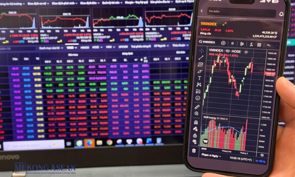 Cổ phiếu dầu khí cảng biển tím trần trong phiên VN Index đánh rơi 34 điểm缩略图 Cổ phiếu dầu khí cảng biển tím trần trong phiên VN Index đánh rơi 34 điểm