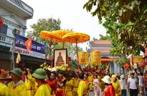 Hàng nghìn người tham gia lễ rước nước chùa Giám ở Hải Phòng