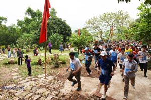 Hơn 300 vận động viên chinh phục đỉnh Tam Ban ở Hải Phòng