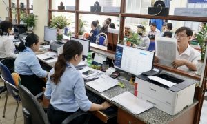 Thủ tướng chỉ đạo khẩn trương gỡ rào cản thủ tục hành chính cho doanh nghiệp
