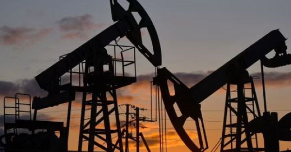 Giá xăng dầu hôm nay 16/4: Giá dầu đi ngang sau phiên giảm, ông Trump phát tín hiệu xung đột sắp chấm dứt