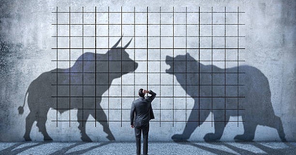 Áp lực xuất hiện khiến VN-Index giảm gần 18 điểm, thanh khoản hạ nhiệt