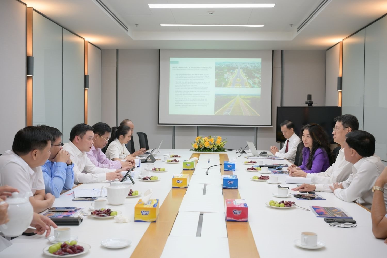 Quang cảnh buổi làm việc (nguồn ảnh: UBND tỉnh Đắk Lắk).