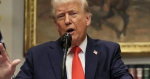 Ông Trump cho biết sẽ trừng phạt các quốc gia mua dầu của Iran