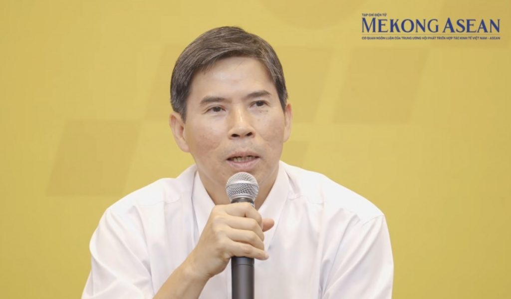 Chủ tịch MWG Không phải cứ khó khăn là quay về xin tiền cha mẹ