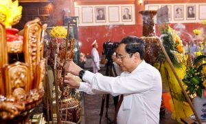 Chủ tịch Quốc hội Trần Thanh Mẫn tri ân các Anh hùng liệt sỹ tại An Giang