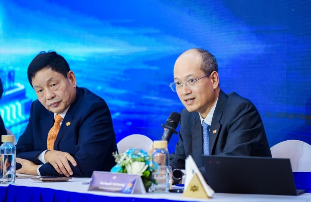 Cổ đông đề xuất phương án trợ giá cổ phiếu lãnh đạo FPT nói gì