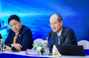 Cổ đông đề xuất phương án trợ giá cổ phiếu lãnh đạo FPT nói gì