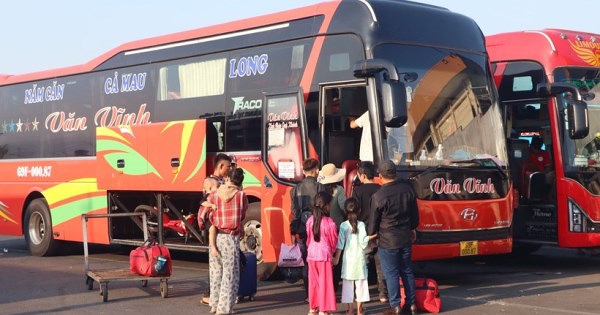 Bộ Nội vụ: Không nghỉ liền 9 ngày trong dịp nghỉ lễ Giỗ Tổ và 30/4, 1/5