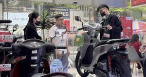 Người Việt vẫn tăng mua xe máy xăng đầu 2026
