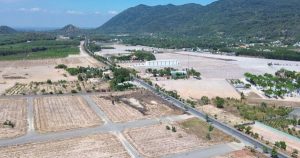 Vì sao đất nền không giảm giá mạnh dù thanh khoản chậm?