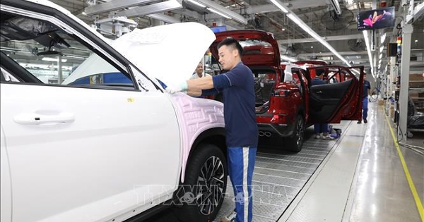 Cung vượt cầu - thị trường ô tô giảm giá kỷ lục