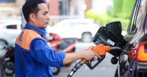 Thứ trưởng Bộ Công Thương: 'Nguồn cung xăng dầu trong nước được bảo đảm đến hết tháng 4'