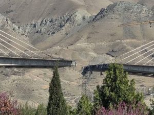 Tổng thống Mỹ đăng video phá hủy cây cầu lớn nhất Iran