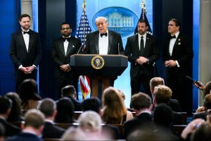 Lãnh đạo thế giới hỏi thăm ông Trump sau vụ nổ súng