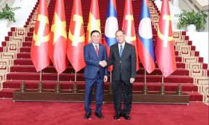 Lễ đón chính thức Thường trực Ban Bí thư Trần Cẩm Tú tại Lào