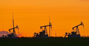 Giá xăng dầu hôm nay 25/4: Giá dầu tiếp đà tăng trước lo ngại về nguồn cung