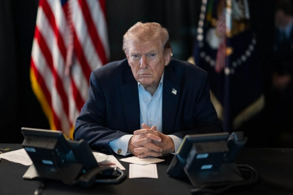 Ông Trump cảnh báo địa ngục có thể giáng xuống Iran sau 48 tiếng