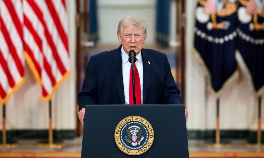 Ông Trump cảnh báo Iran không được thu phí tại Eo biển Hormuz