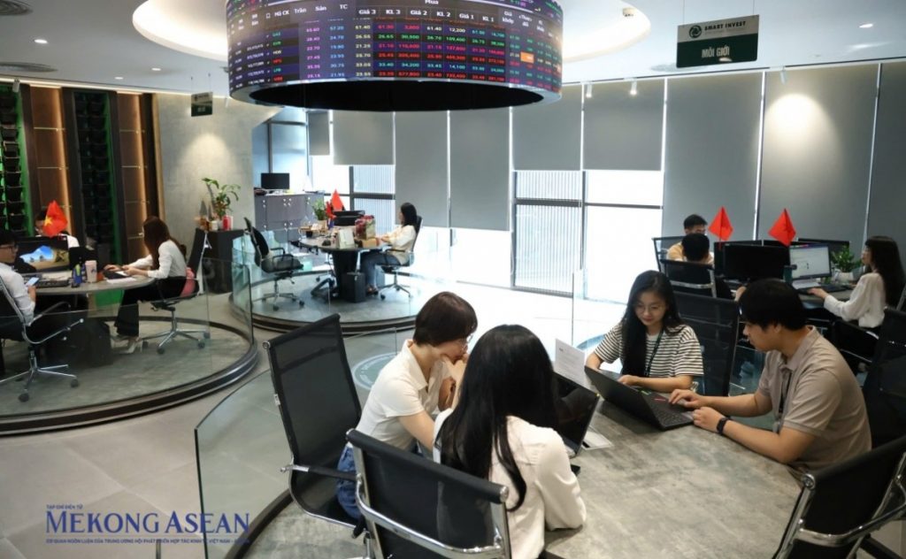 Đường đua tăng vốn gay cấn ngành chứng khoán đang vẽ lại bản đồ