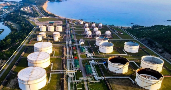 Nền kinh tế bắt đầu 'ngấm đòn' từ xung đột Trung Đông