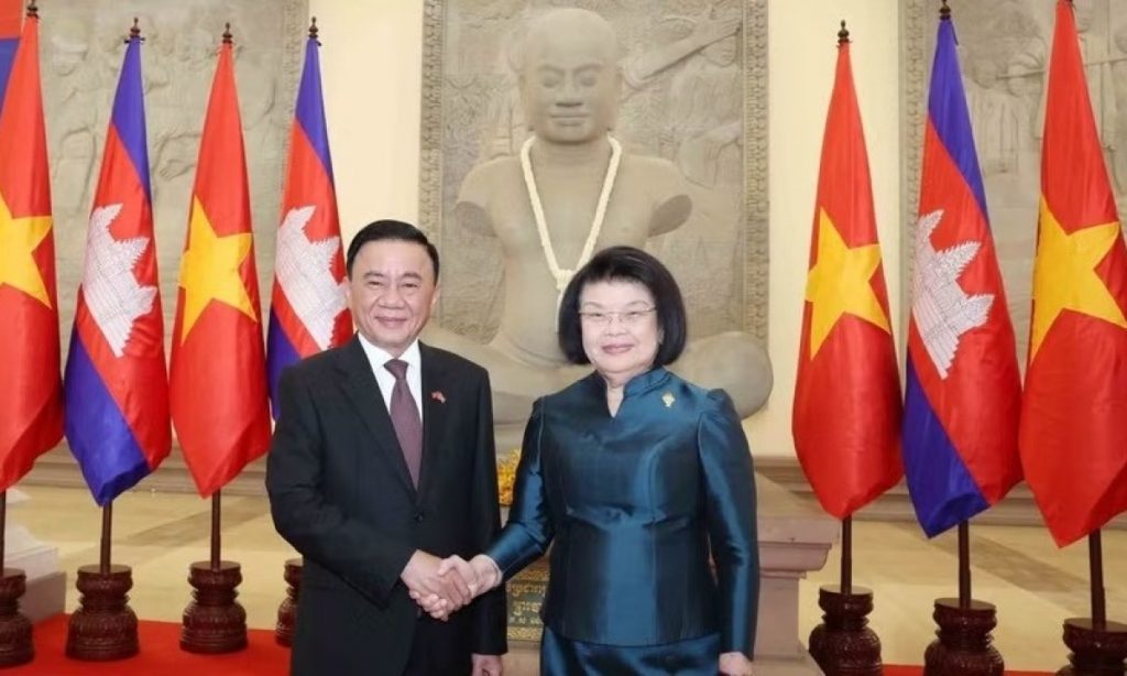 Việt Nam luôn dành ưu tiên cao cho mối quan hệ hữu nghị với Campuchia