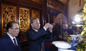 Tổng Bí thư Chủ tịch nước Tô Lâm dâng hương tưởng niệm các vua Hùng