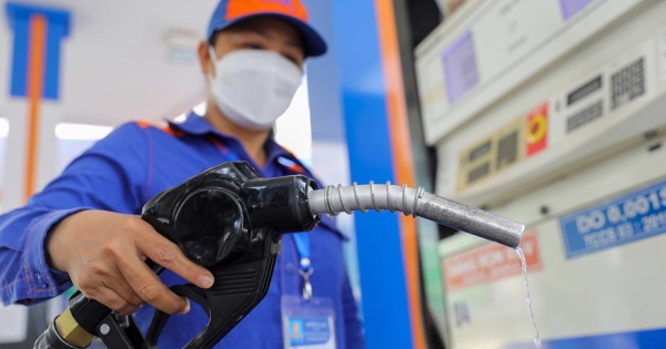 Ba thương nhân đầu mối bị phạt do vi phạm dự trữ xăng dầu