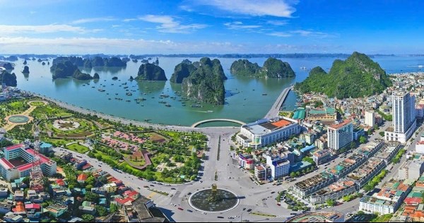 Quảng Ninh định hướng là thành phố trực thuộc Trung ương, quy mô 2 triệu dân, đón 25 - 26 triệu khách du lịch
