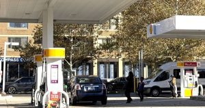 Giá xăng có thể giảm mạnh khi OPEC đứng trước nguy cơ tan rã