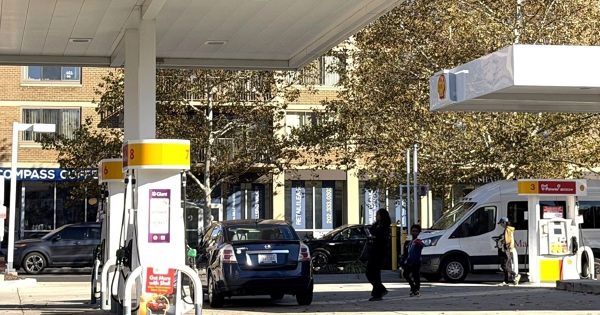Giá xăng có thể giảm mạnh khi OPEC đứng trước nguy cơ tan rã