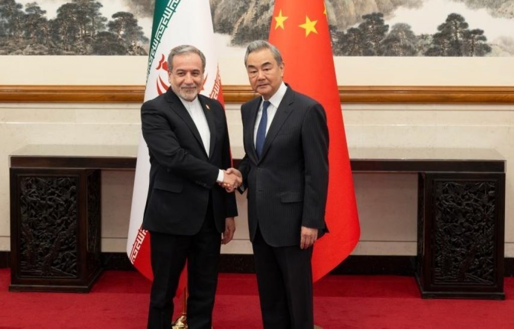 Ngoại trưởng Trung Quốc Iran trao đổi về xung đột Trung Đông