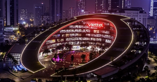 Nhóm cổ phiếu 'họ Viettel' dậy sóng, có mã kịch trần