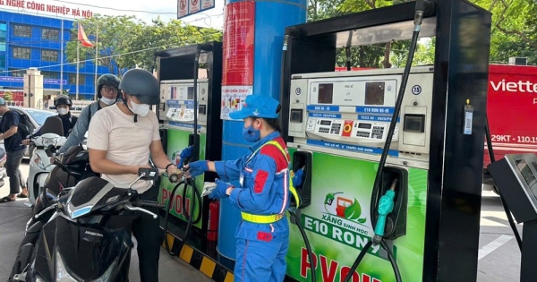 Trước thời điểm xăng E10 bán rộng rãi, Bộ Công Thương nói gì về nguồn cung và chất lượng?