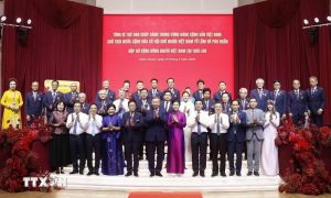 Tổng Bí thư Chủ tịch nước gặp gỡ cộng đồng người Việt tại Thái Lan
