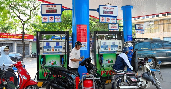 Bộ Công Thương giải đáp những băn khoăn lớn trước ngày xăng E10 được bán toàn quốc