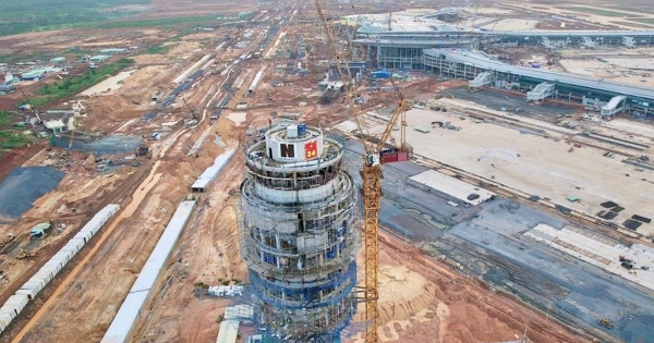 Nhiều bộ ngành chưa giải ngân nổi 1% vốn đầu tư công sau gần nửa năm, chuyên gia cảnh báo rủi ro dài hạn