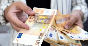 Tỷ giá euro ngày 14/5: Tiếp tục mất giá diện rộng, giá bán thị trường tự do lùi về 30.871 VND/EUR