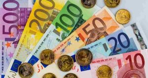 Tỷ giá euro ngày 16/5: Thị trường chợ đen mất hơn 200 đồng chiều bán ra