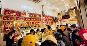 Vì sao giá vàng đồng loạt giảm sâu trong tuần qua?