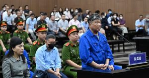 Cựu vụ phó Bộ Y tế: Nhà thầu bệnh viện 'tự mang' 88 tỷ đồng đến biếu