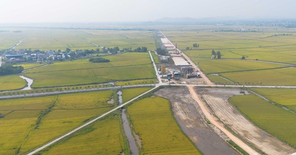 [Photostory] Hình hài trục đường gần 1.200 tỷ đồng đi sân bay Phú Bài đang thi công tại TP Huế