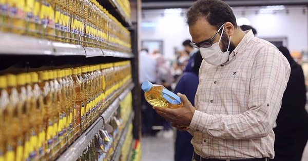 Cơn đau đầu của Iran: Lạm phát chạm mốc 50%, giá trị đồng nội tệ thấp kỷ lục
