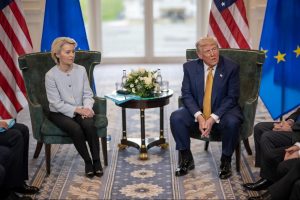 Ông Trump tăng thuế nhập khẩu với ô tô châu Âu lên 25