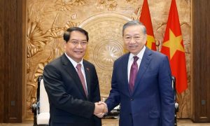 Tổng Bí thư Chủ tịch nước tiếp Bí thư Thành ủy Chủ tịch HĐND Vientiane