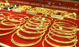 Giá vàng giảm về mức thấp nhất 4 tháng mất hơn một triệu đồng lượng