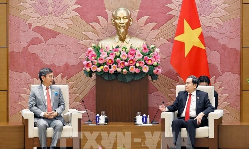 Chủ tịch Quốc hội tiếp Đại sứ Ấn Độ