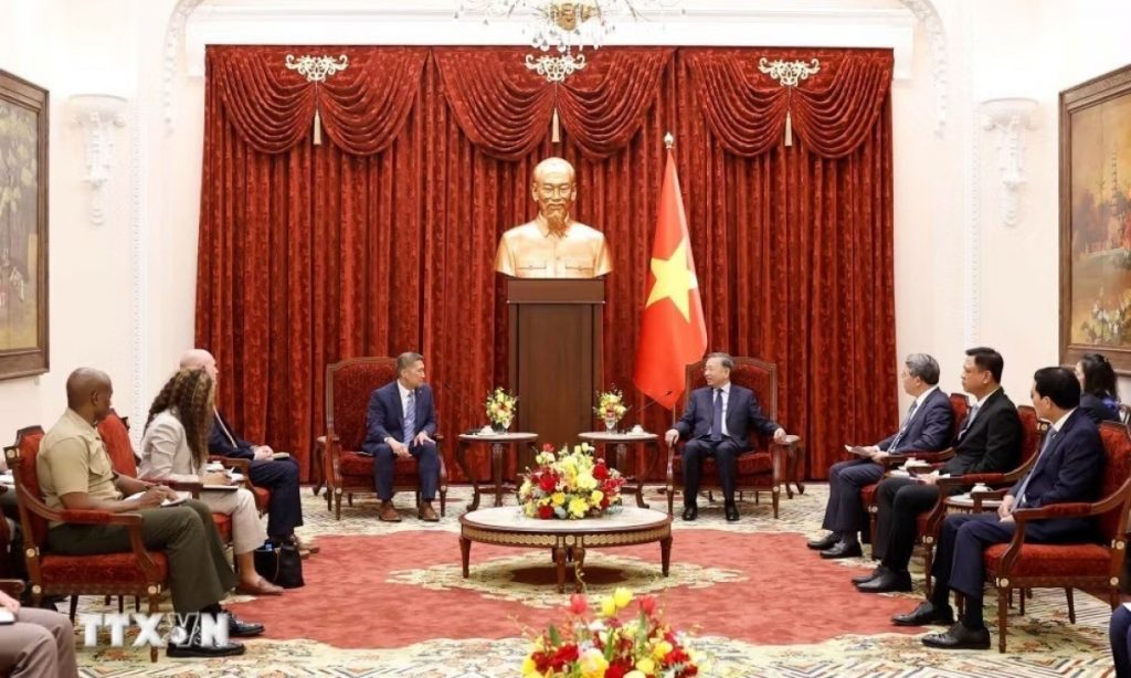 Tổng Bí thư Chủ tịch nước tiếp Quyền Bộ trưởng Hải quân Mỹ缩略图 Tổng Bí thư Chủ tịch nước tiếp Quyền Bộ trưởng Hải quân Mỹ